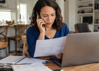 why is placing a fraud alert an effective way of dealing with inaccuracies in a credit report